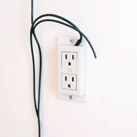 Jak podłączyć gniazdko elektryczne do włącznika światła