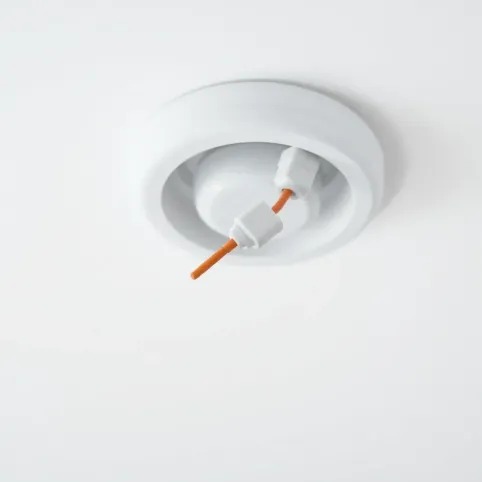 Jak przedłużyć przewód elektryczny w suficie